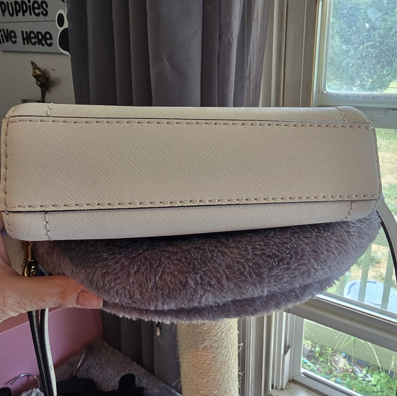 Marc Jacobs White Crossbody Bag with Heart Charm NWOT - Picture 3 of 6